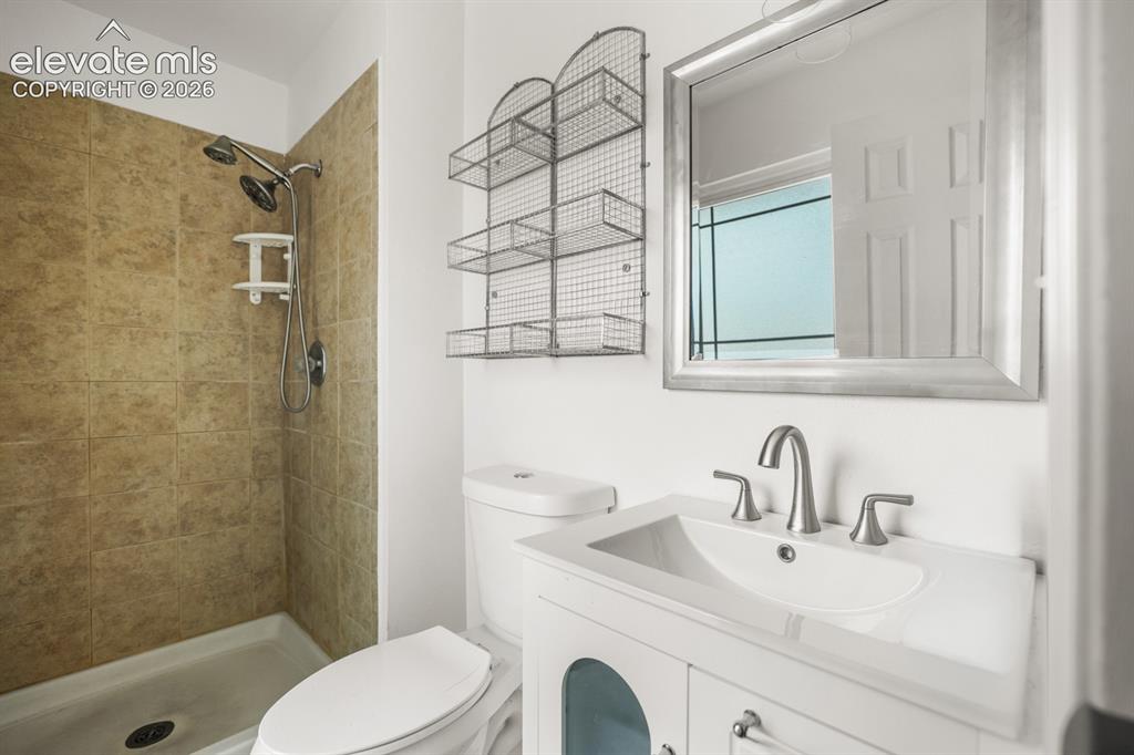 Image 33 of 49: Main bathroom is attached to main bedroom 