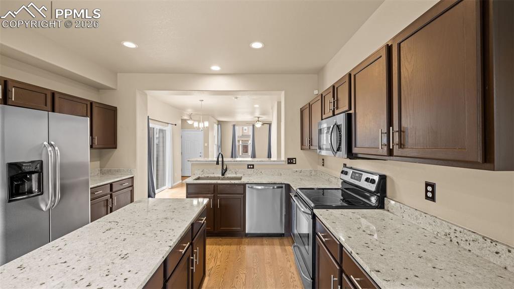 Image 19 of 46: Kitchen