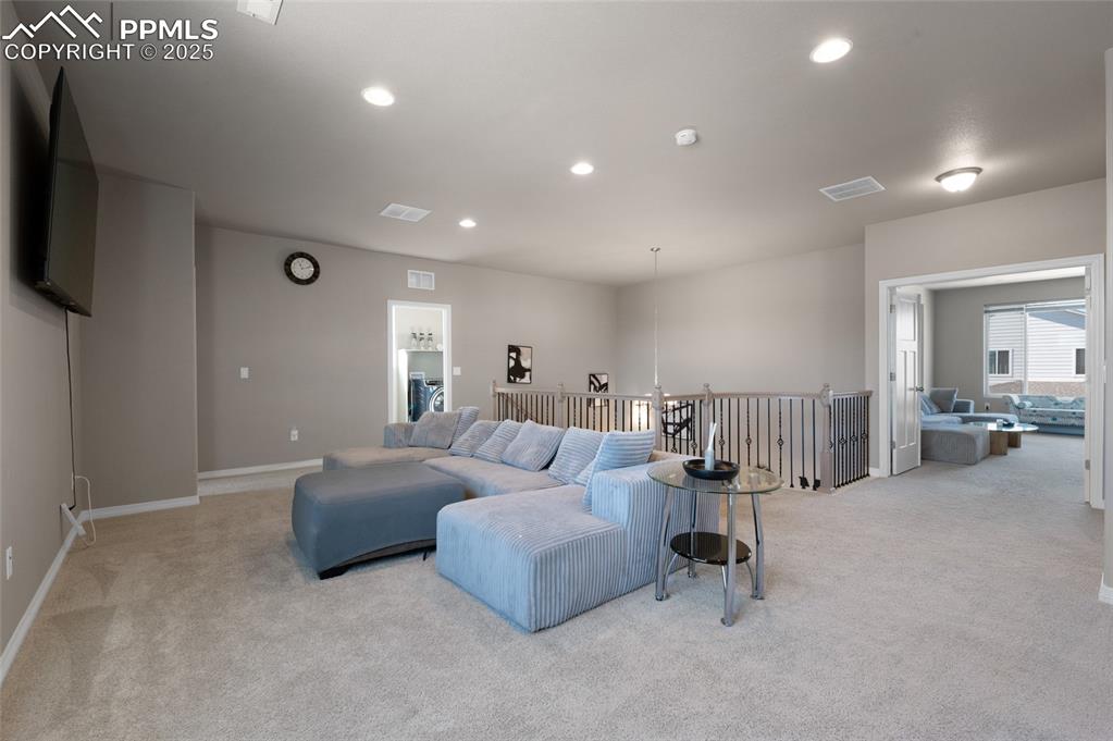 Image 12 of 35: Loft