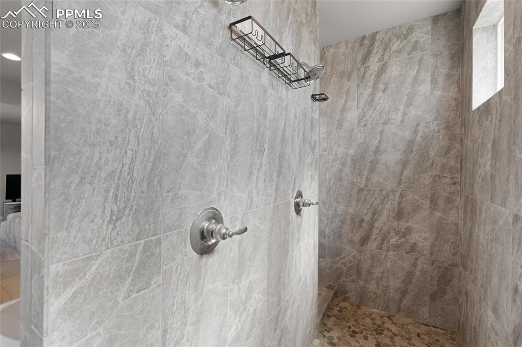 Image 18 of 35: Master Bathroom