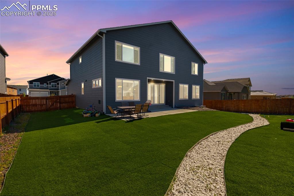 Image 29 of 35: Back of Structure