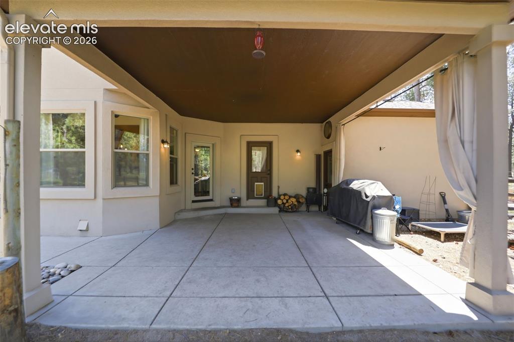 Image 42 of 50: 18x16 Covered Patio