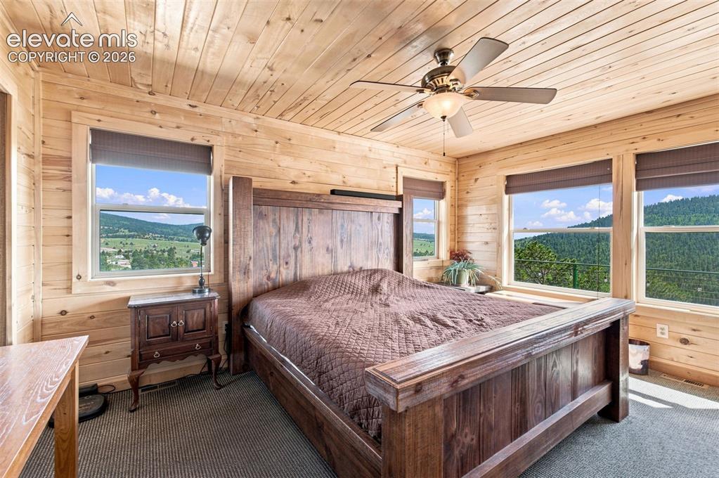 Image 18 of 37: Master Bedroom