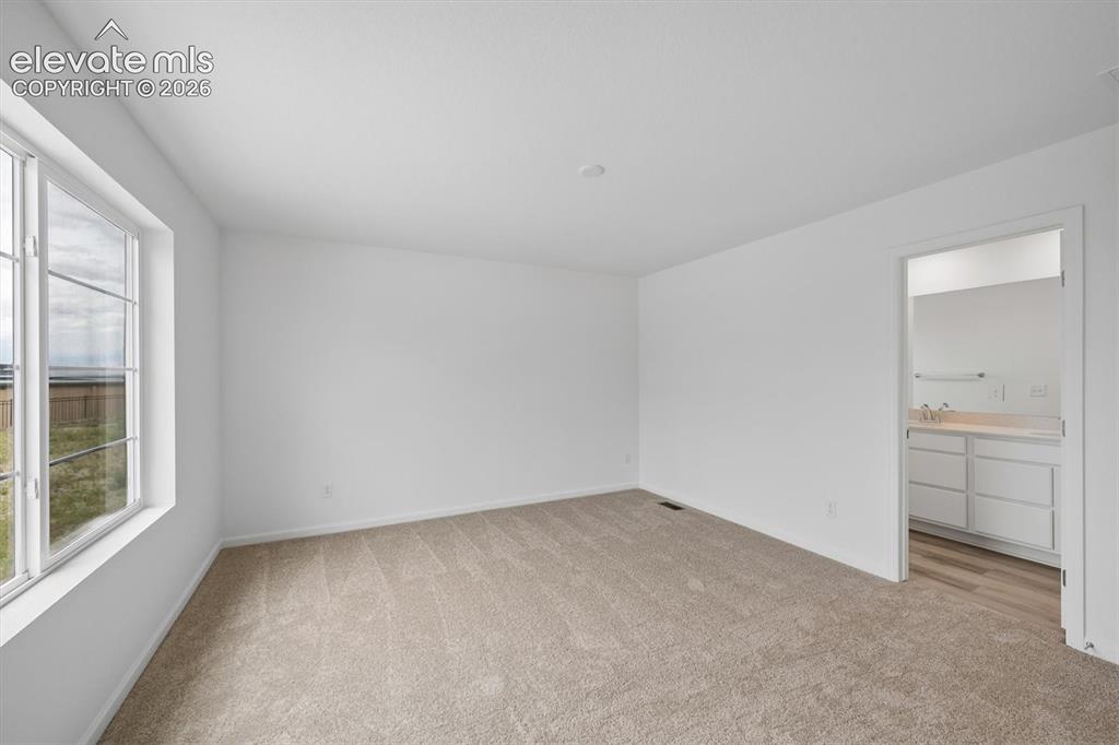 Image 12 of 21: Bedroom