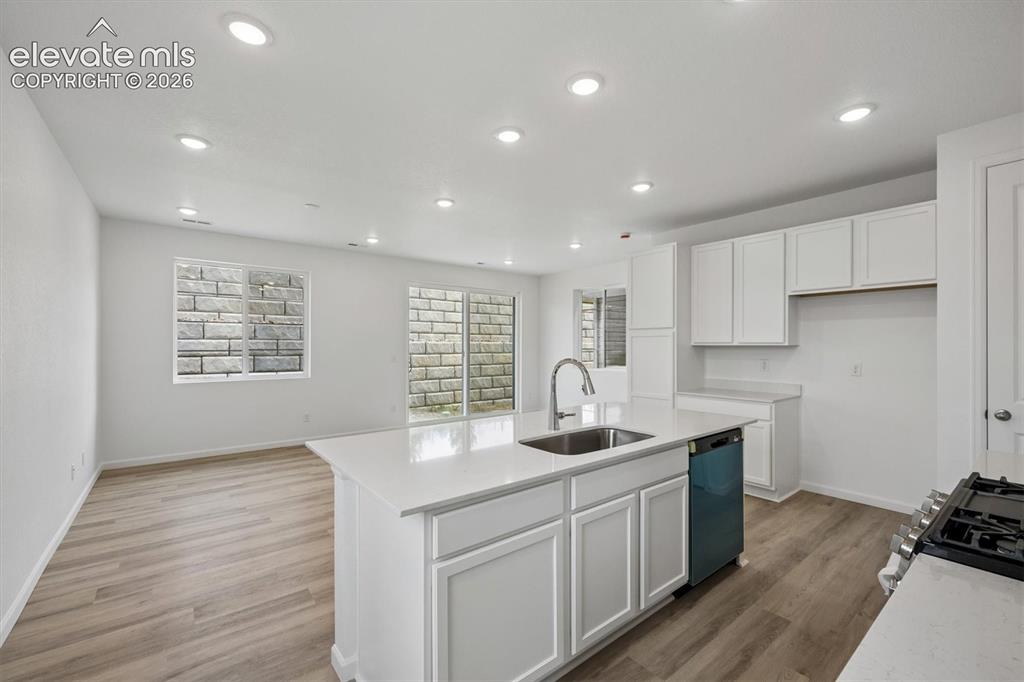 Image 6 of 21: Kitchen
