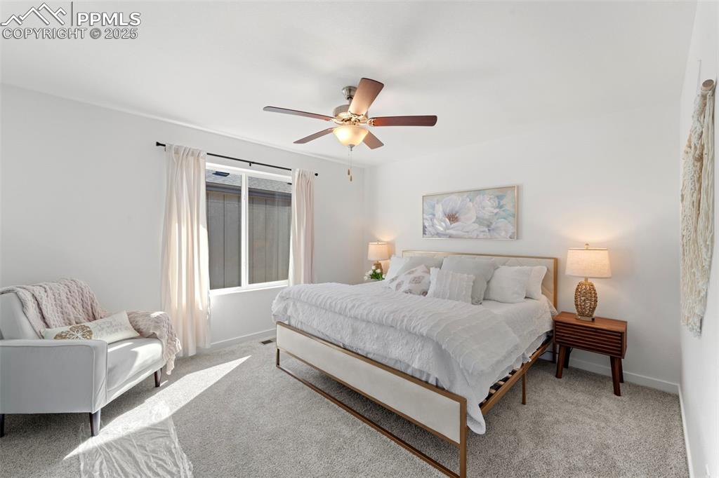 Image 13 of 26: Bedroom