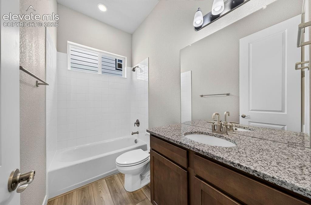Image 13 of 38: Bathroom