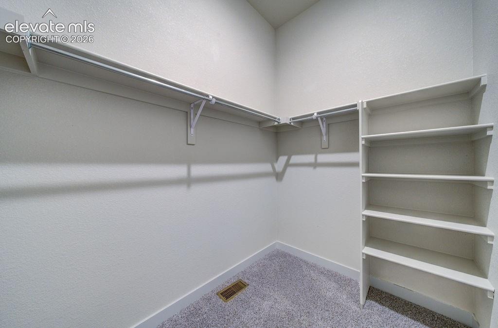 Image 19 of 38: Closet