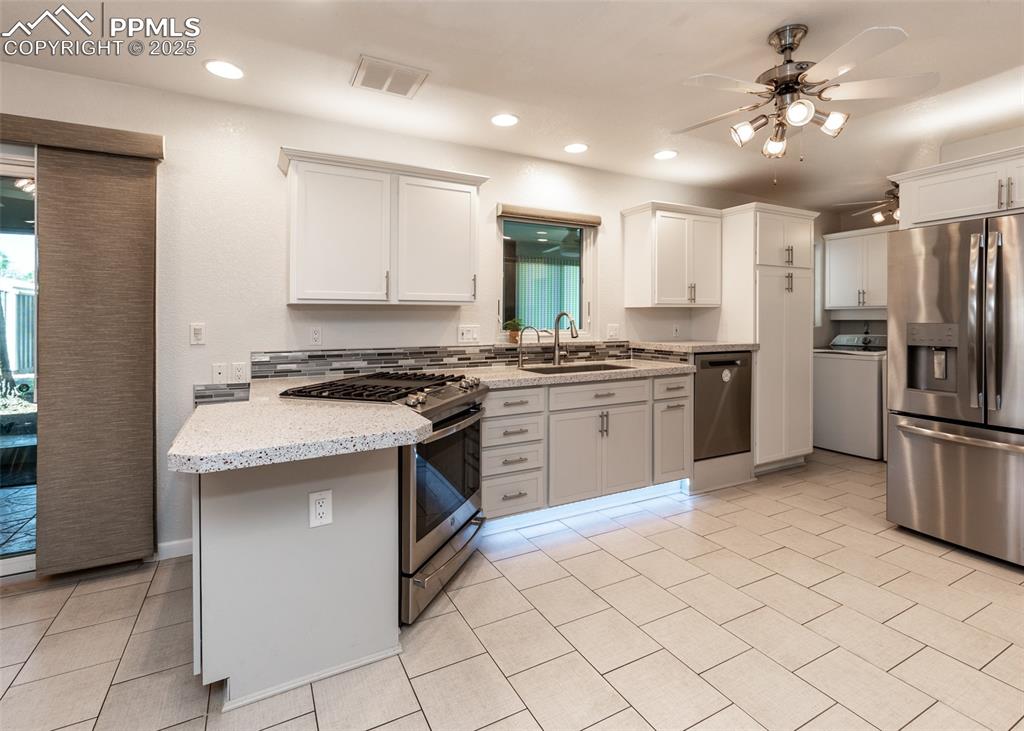 Image 7 of 46: Kitchen