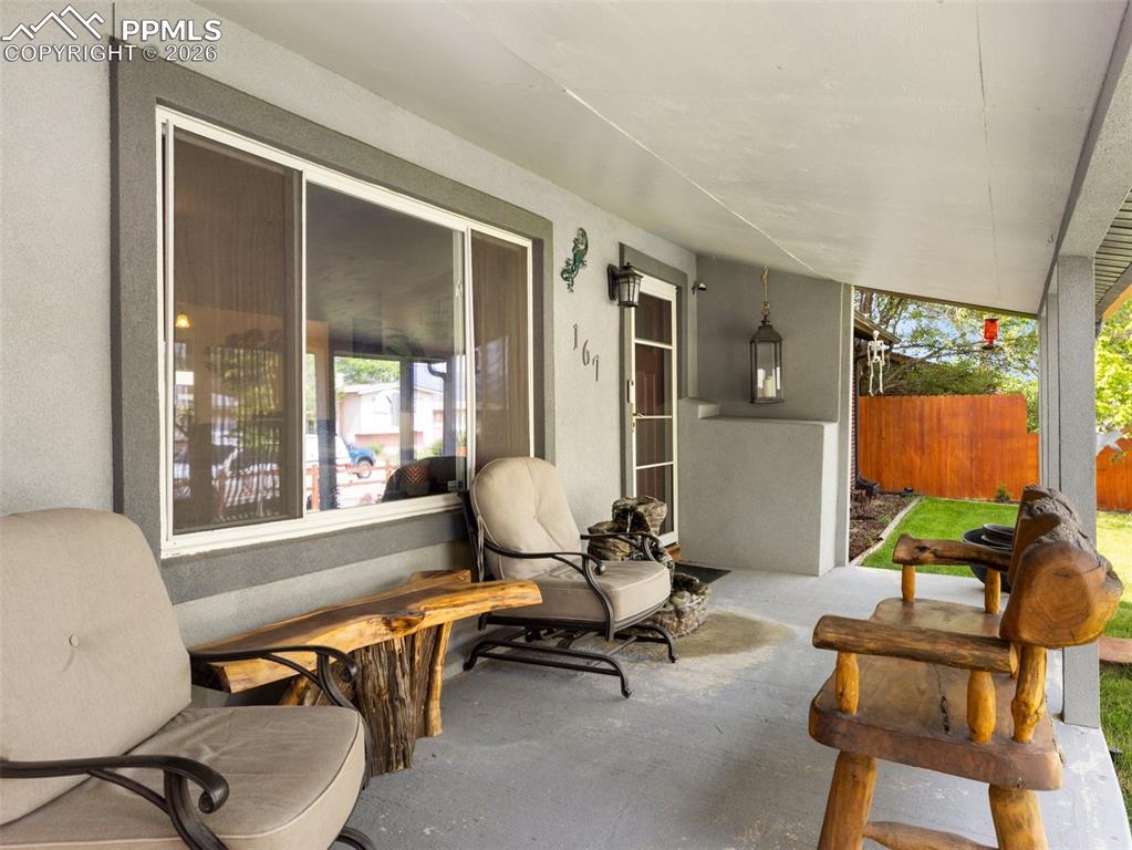 Image 3 of 50: Patio