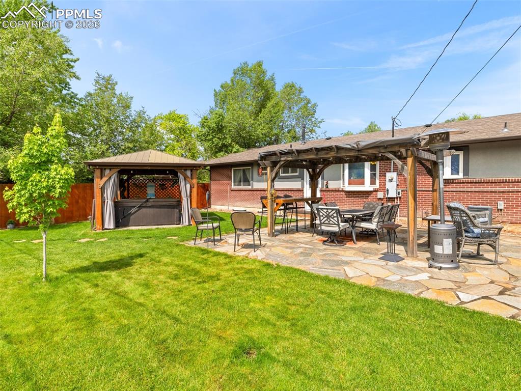 Image 40 of 50: Back of Structure