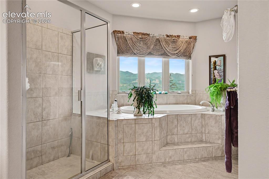 Image 32 of 48: Master Bathroom