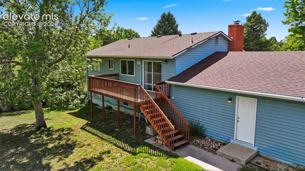 Image 27 of 35: Spacious wood deck
