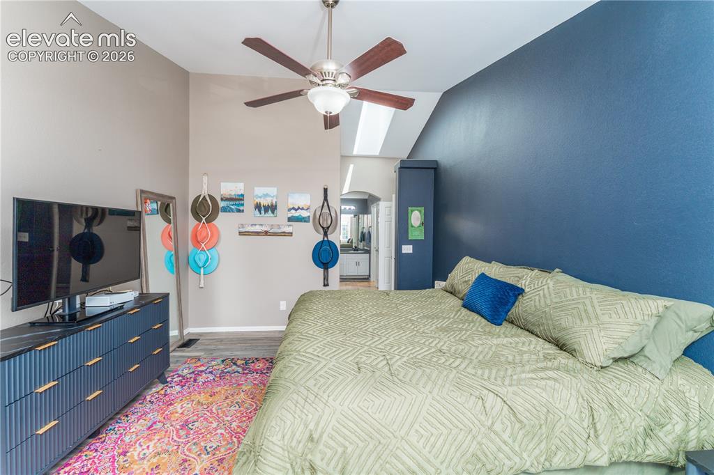 Image 11 of 20: Bedroom