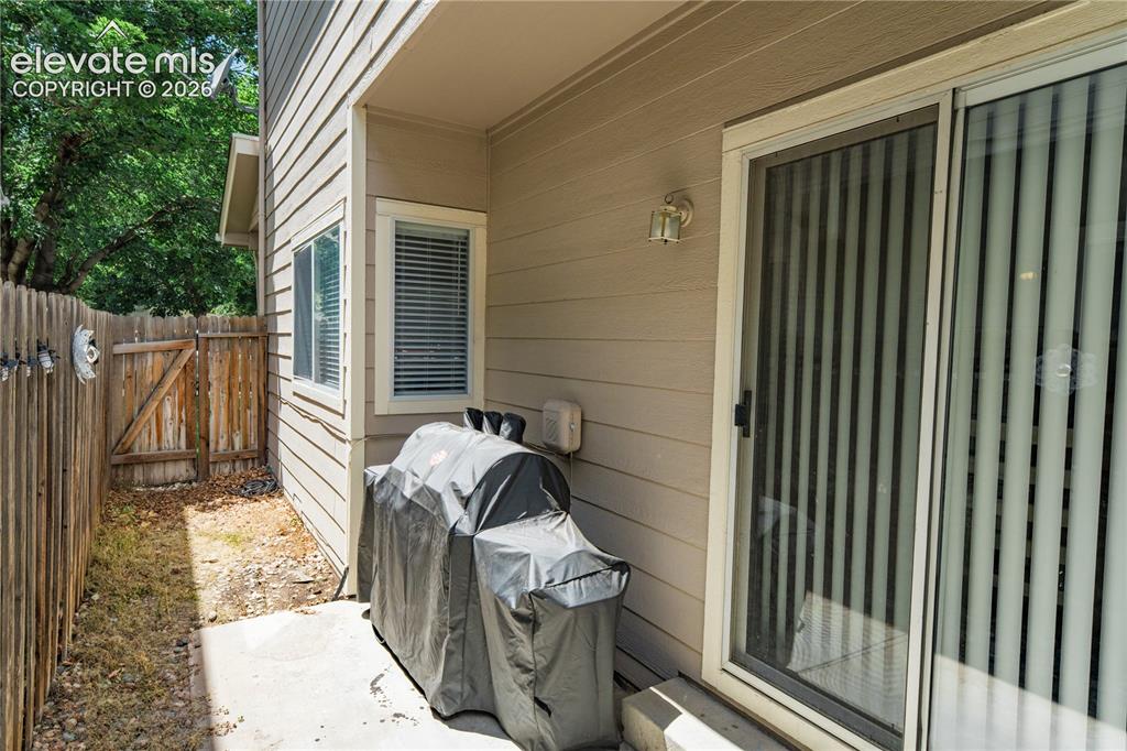 Image 16 of 20: Patio