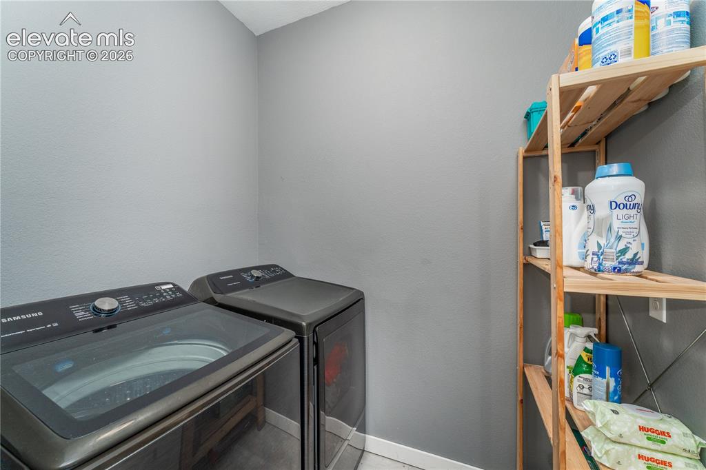 Image 17 of 20: Laundry