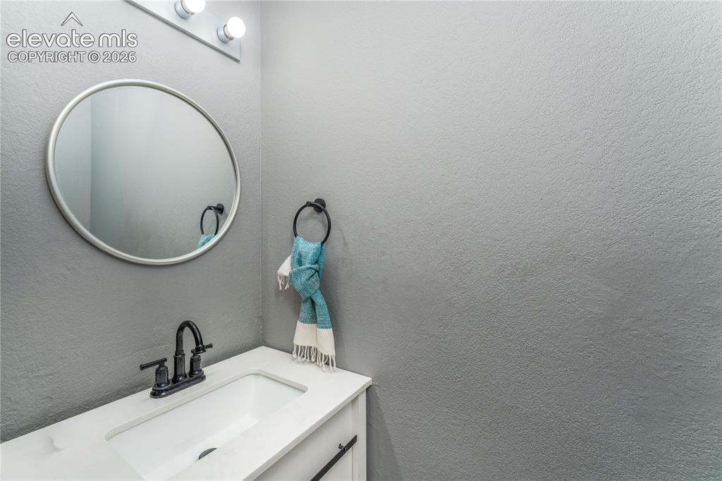 Image 8 of 20: Bathroom