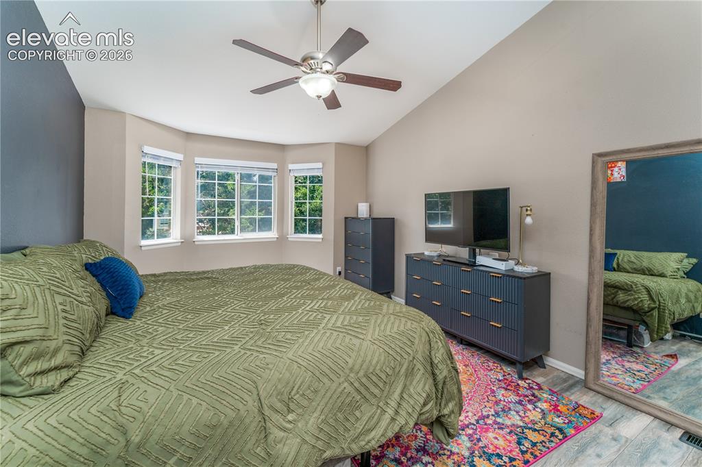 Image 9 of 20: Bedroom