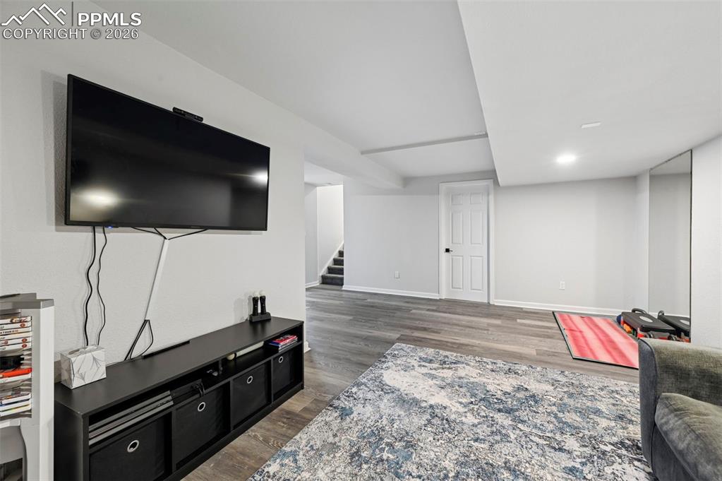 Image 14 of 45: Living Room