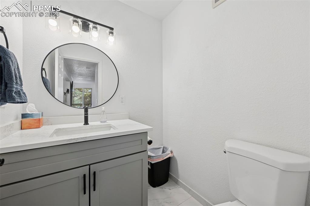 Image 15 of 45: Bathroom