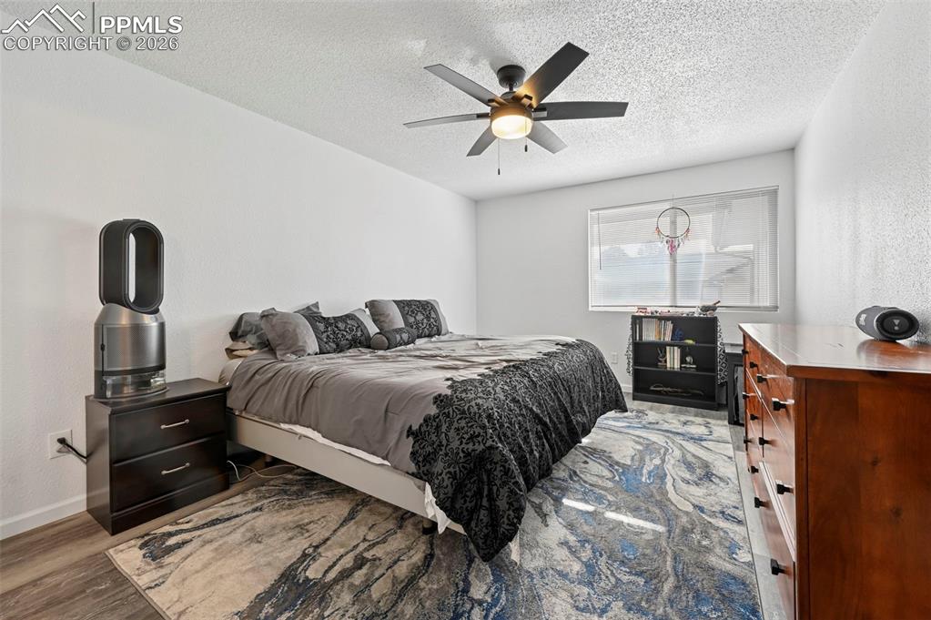 Image 17 of 45: Bedroom