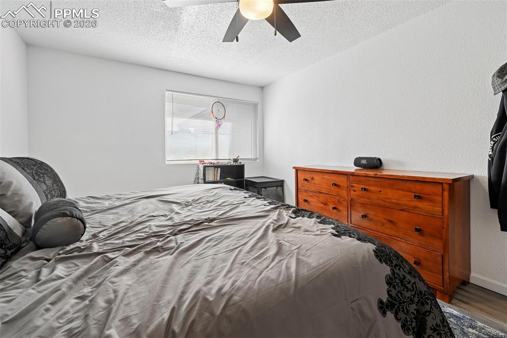 Image 18 of 45: Bedroom