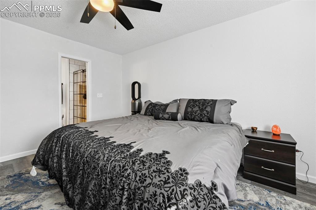 Image 21 of 45: Bedroom