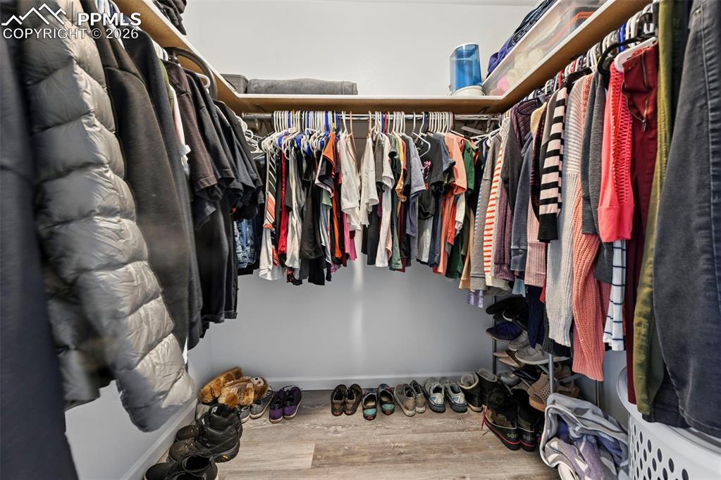 Image 22 of 45: Closet