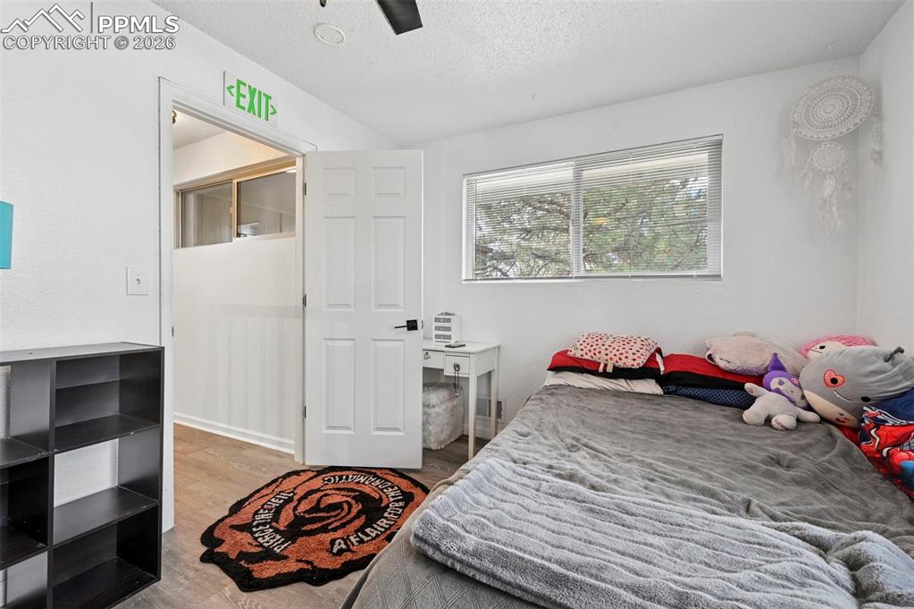 Image 26 of 45: Bedroom