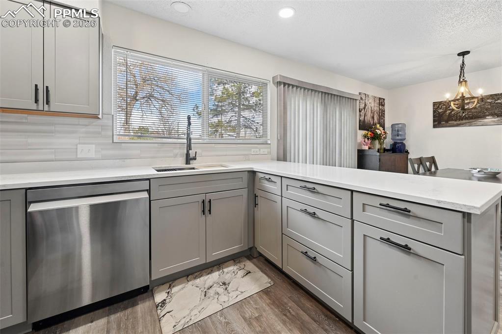 Image 3 of 45: Kitchen