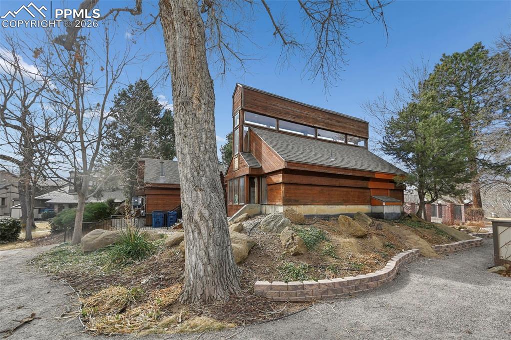 Image 32 of 45: Side of Structure