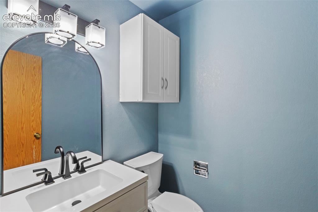 Image 15 of 34: Bathroom