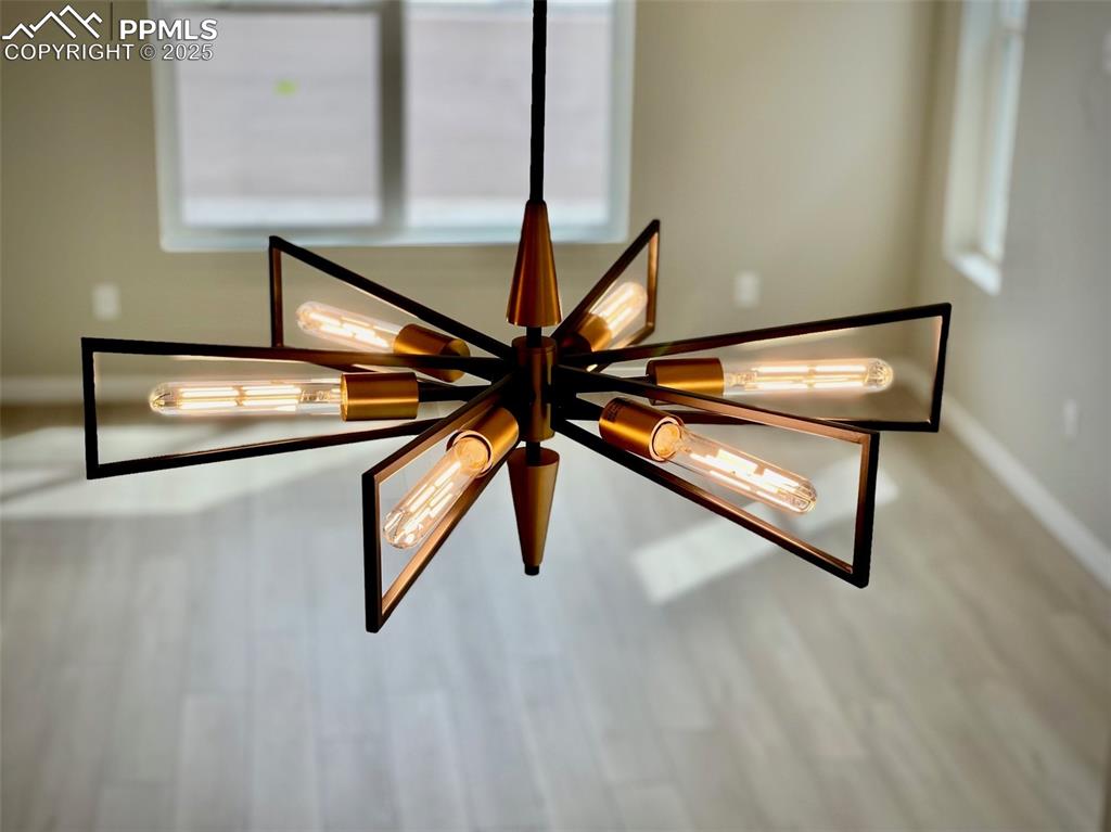 Image 17 of 29: Dining Area