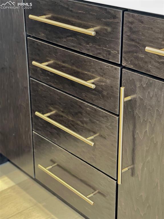 Image 7 of 29: Kitchen