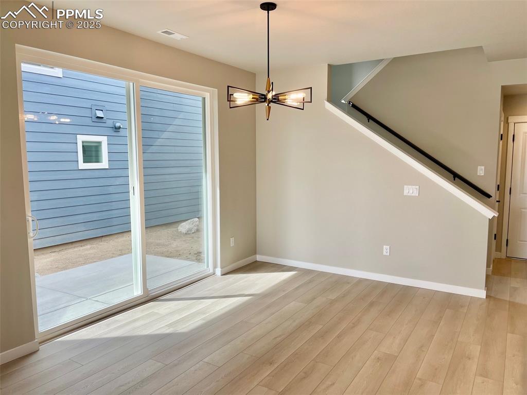 Image 8 of 29: Dining Area