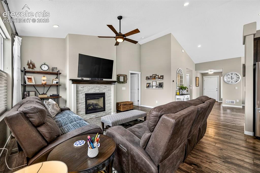 Image 10 of 33: Living Room