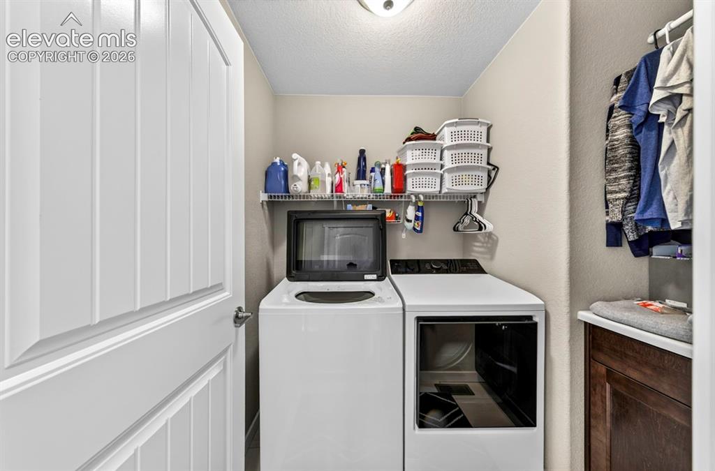 Image 19 of 33: Laundry