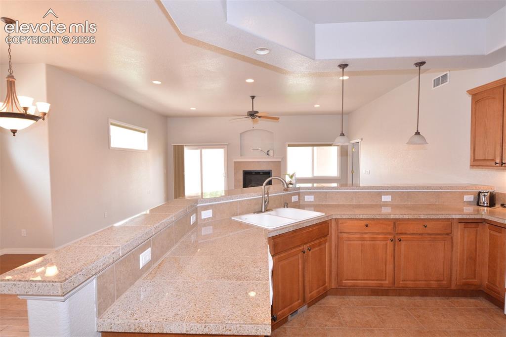 Image 12 of 33: Kitchen