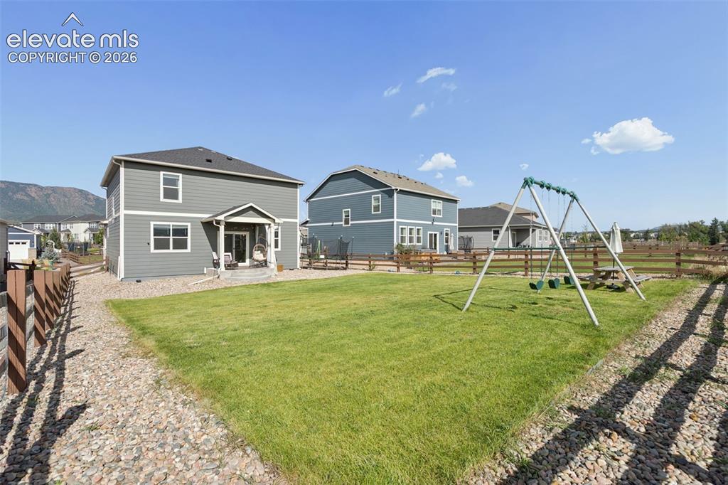 Image 21 of 47: Extra-large lot size and spacious views