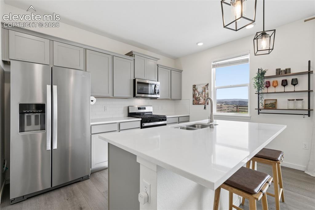 Image 7 of 47: Expansive kitchen