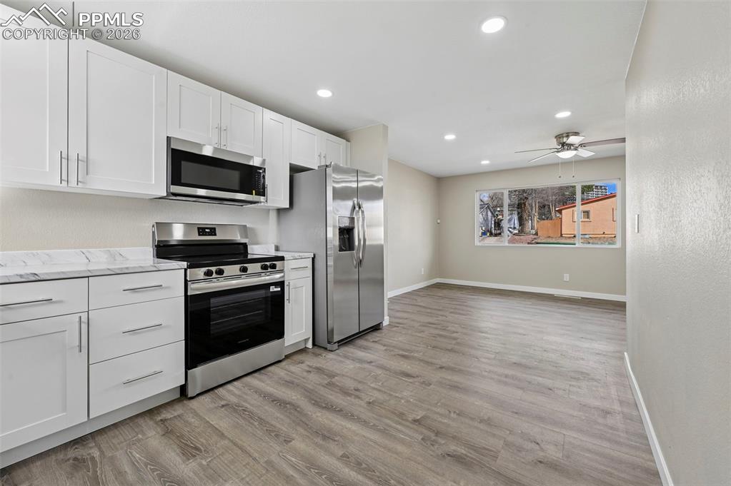 Image 10 of 28: Kitchen