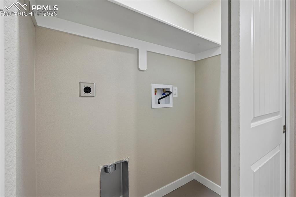 Image 26 of 28: Laundry