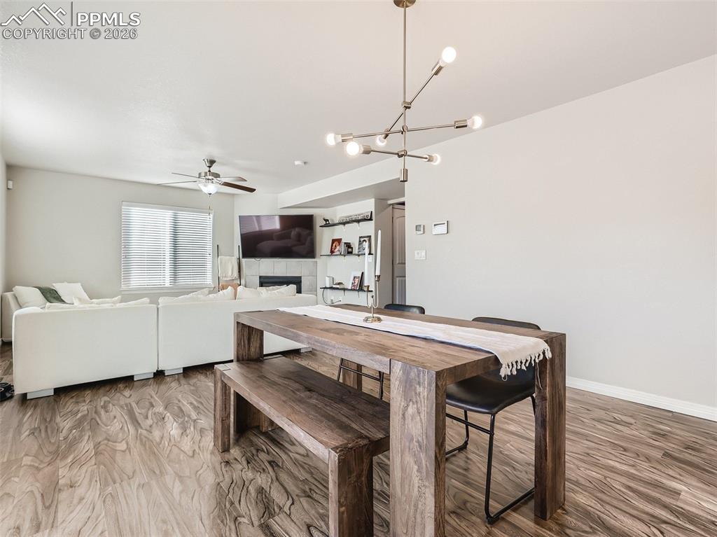 Image 11 of 27: Dining Area