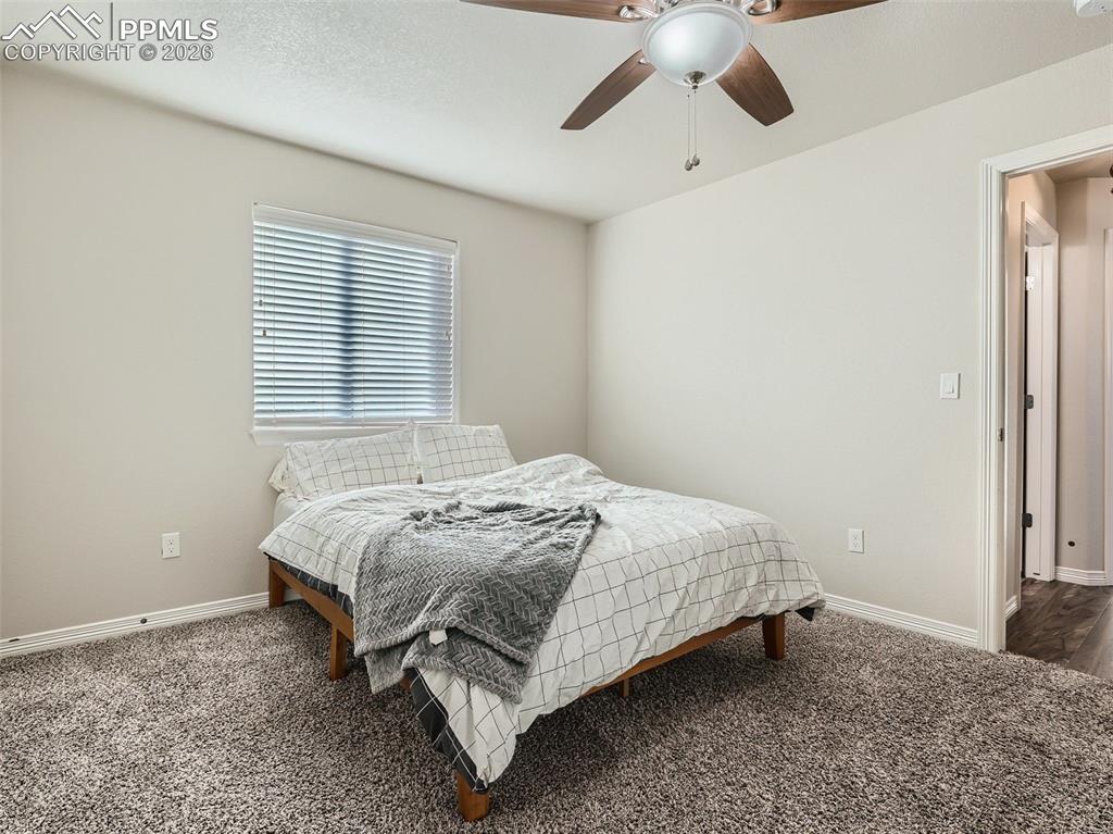 Image 22 of 27: Bedroom