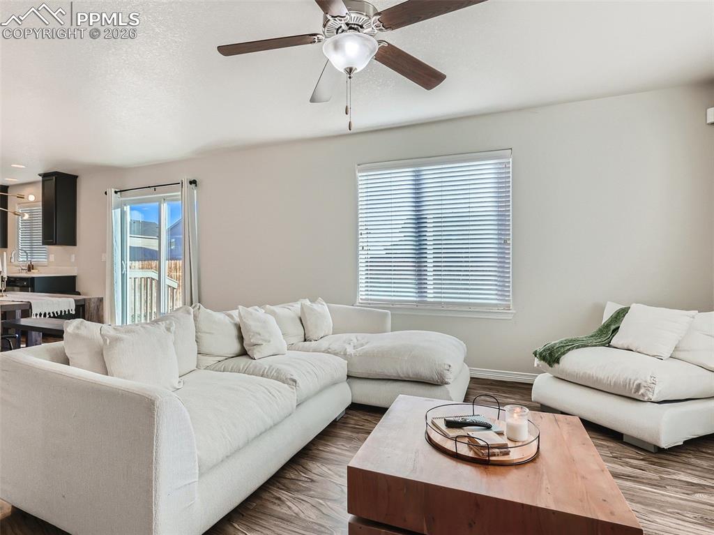 Image 6 of 27: Living Room