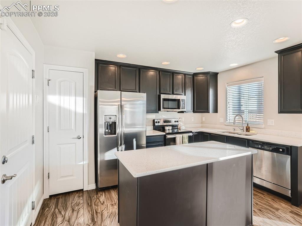 Image 8 of 27: Kitchen