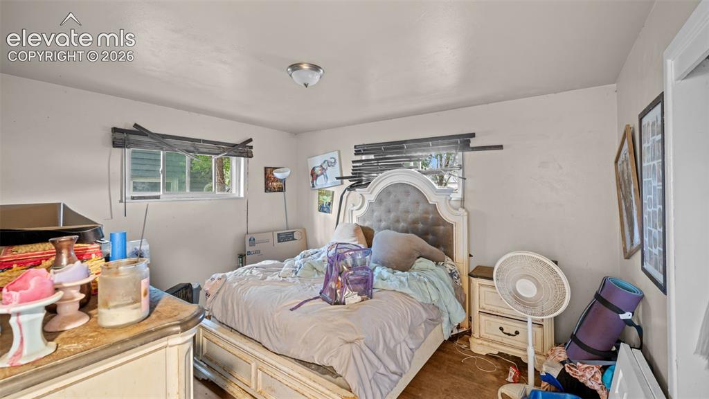 Image 9 of 18: Bedroom