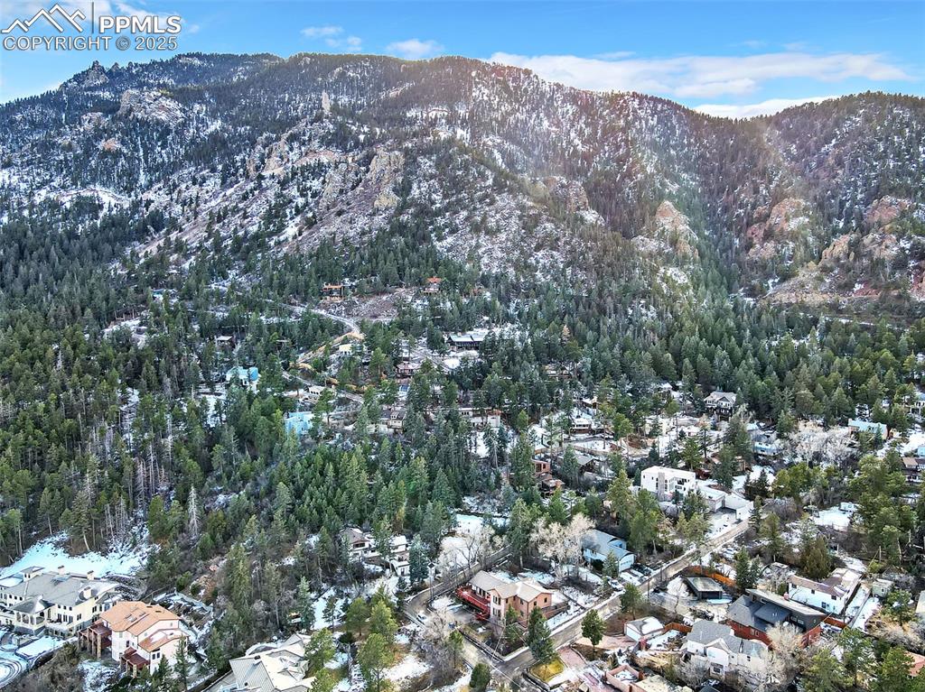 Image 13 of 14: Mountain view