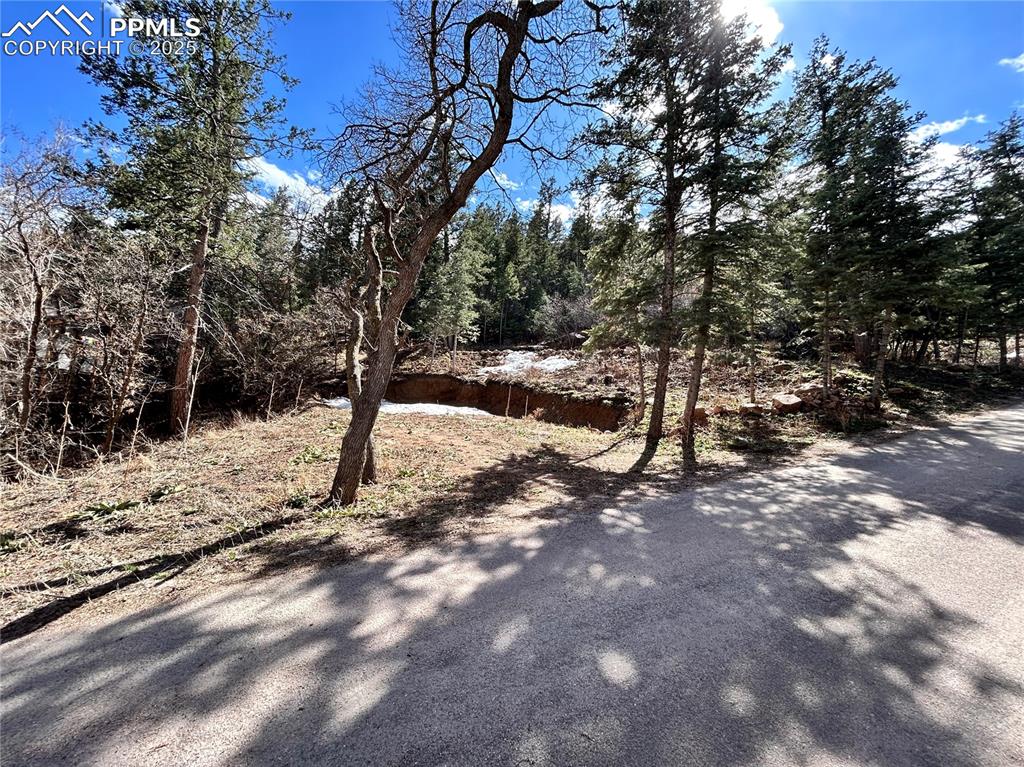 Image 4 of 14: View of road