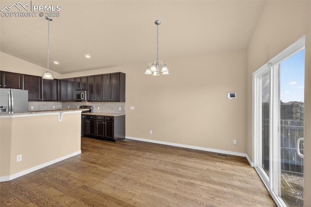 Image 19 of 49: Dining Room